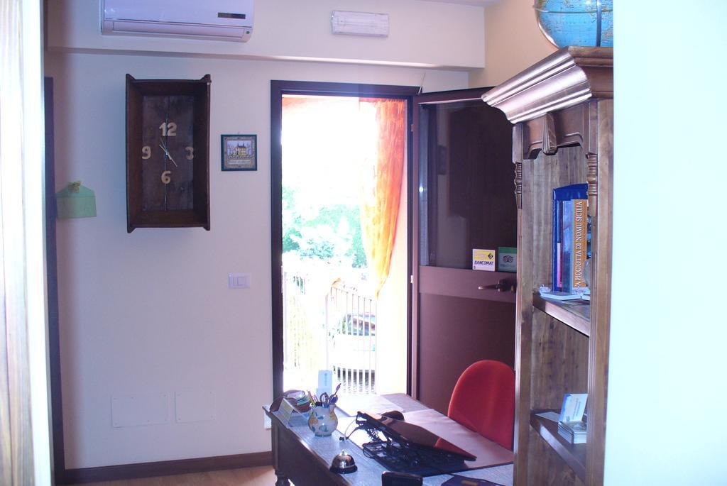 Etma Bed & Breakfast Sant'Alfio ภายนอก รูปภาพ